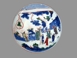 Тарелка с полихромной росписью Китай