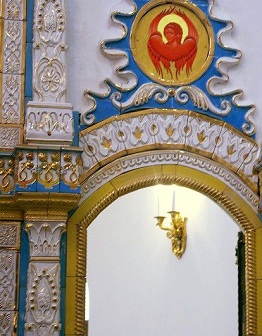 Изразцовая облицовка фасада и иконостаса в Церкви Иконы Божией Матери «Нечаянная Радость»
