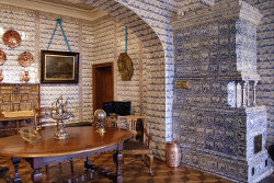 На оформление интерьера дворца Меньшикова ушло больше 30 000 плиток